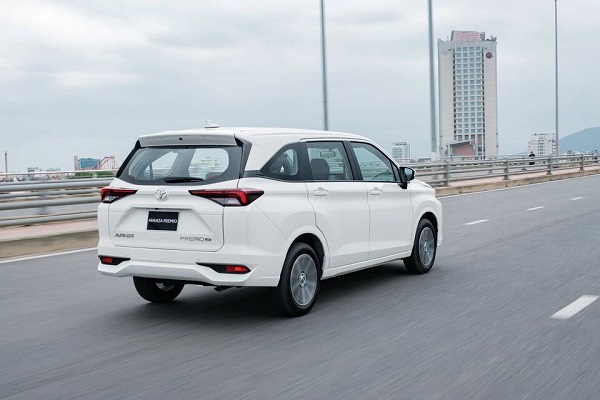 Xe 7 chỗ Toyota Avanza Premio